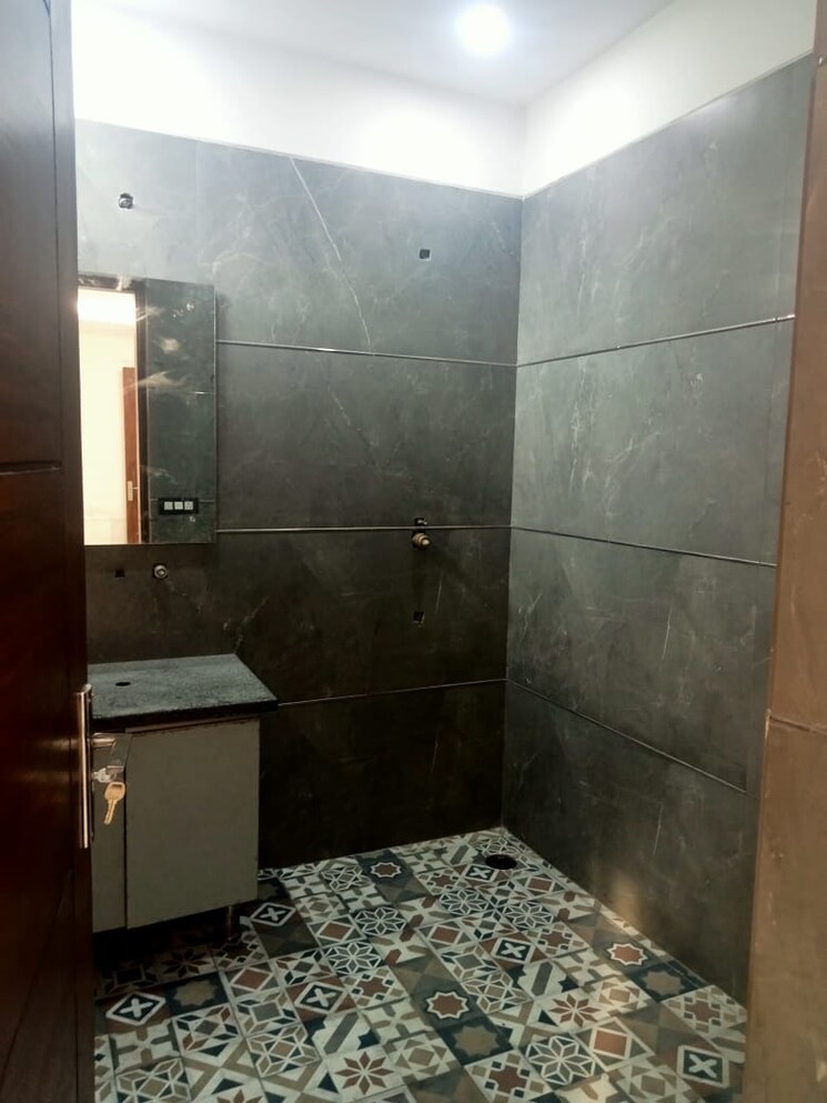 Bathroom, saket 3 Bedroom 1650 Sq.Ft. Apartment In Saket Delhi 7916821