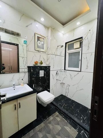 Master Bedroom in 3 BHK Builder Floor at Ansal Plaza Sector-23, Sector 23 – for Rent