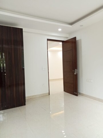Room in 4 BHK Builder Floor at Saket – for Sale