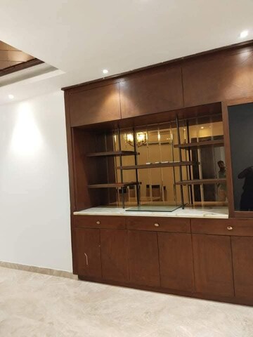 Furnished Amenities in 3 BHK Builder Floor at Ansal Plaza Sector-23, Sector 23 – for Rent