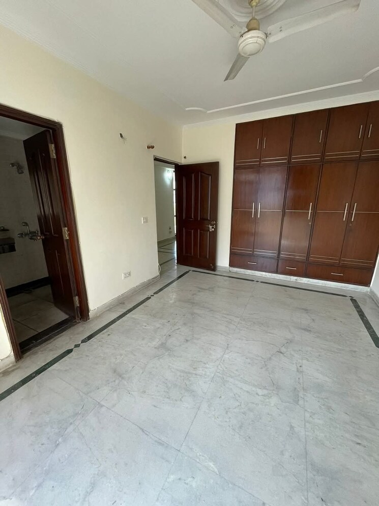 Room, ansal-plaza-sector-23 5 Bedroom 2700 Sq.Ft. Independent House In Sector 23 Gurgaon 7916851