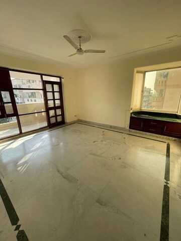 Master Bedroom in 5 BHK Independent House at Ansal Plaza Sector-23, Sector 23 – for Sale