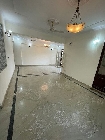 Bathroom in 5 BHK Independent House at Ansal Plaza Sector-23, Sector 23 – for Sale