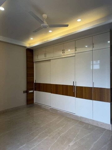Room in 3 BHK Builder Floor at Ansal Plaza Sector-23, Sector 23 – for Rent