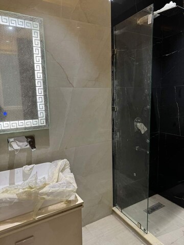 Master Bedroom in 3 BHK Builder Floor at Ansal Plaza Sector-23, Sector 23 – for Rent