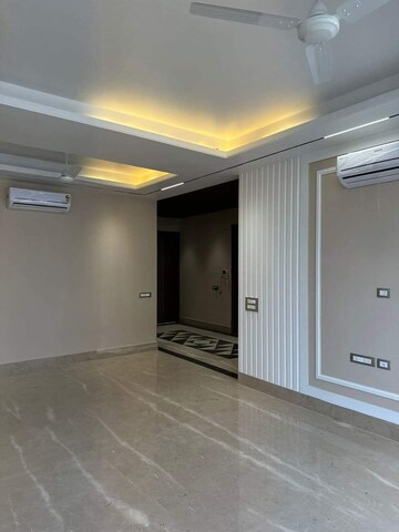 Room in 3 BHK Builder Floor at Ansal Plaza Sector-23, Sector 23 – for Rent