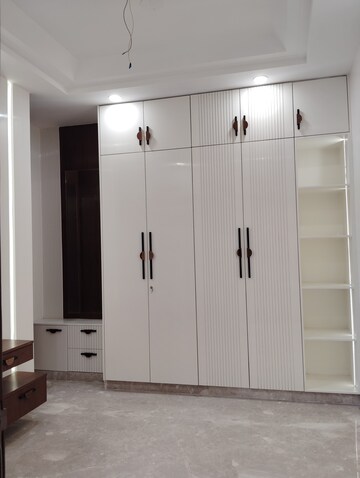 Building Lobby in 3 BHK Builder Floor at Paschim Vihar – for Rent