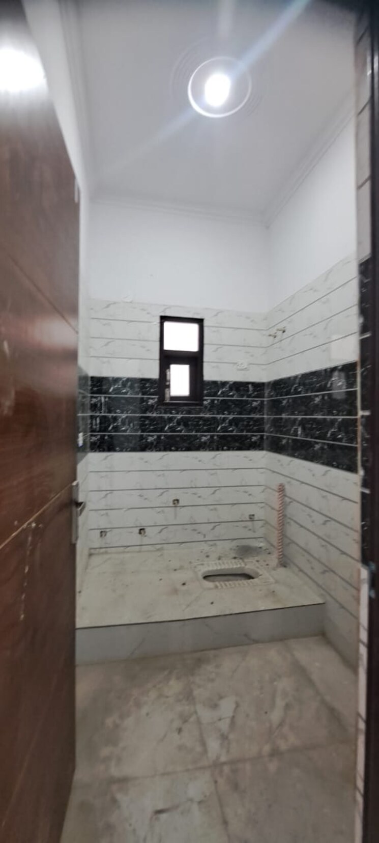 Bathroom, sector 10 greater noida 3 Bedroom 1695 Sq.Ft. Villa In Sector 10 Greater Noida Greater Noida 7916887