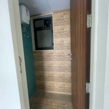 Room in 1 BHK Apartment at Lodha Crown Quality Homes, Balkum Pada – for Rent