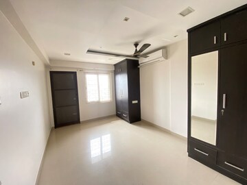 Room in 3 BHK Apartment at RV Silpa Hill Top, Gachibowli – for Rent