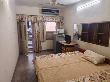 Bedroom in 1 BHK Builder Floor at Sector 36 – for Rent