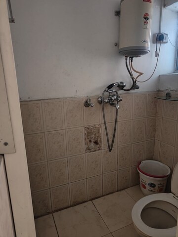 Bathroom in 2 BHK Builder Floor at Sector 40 – for Rent