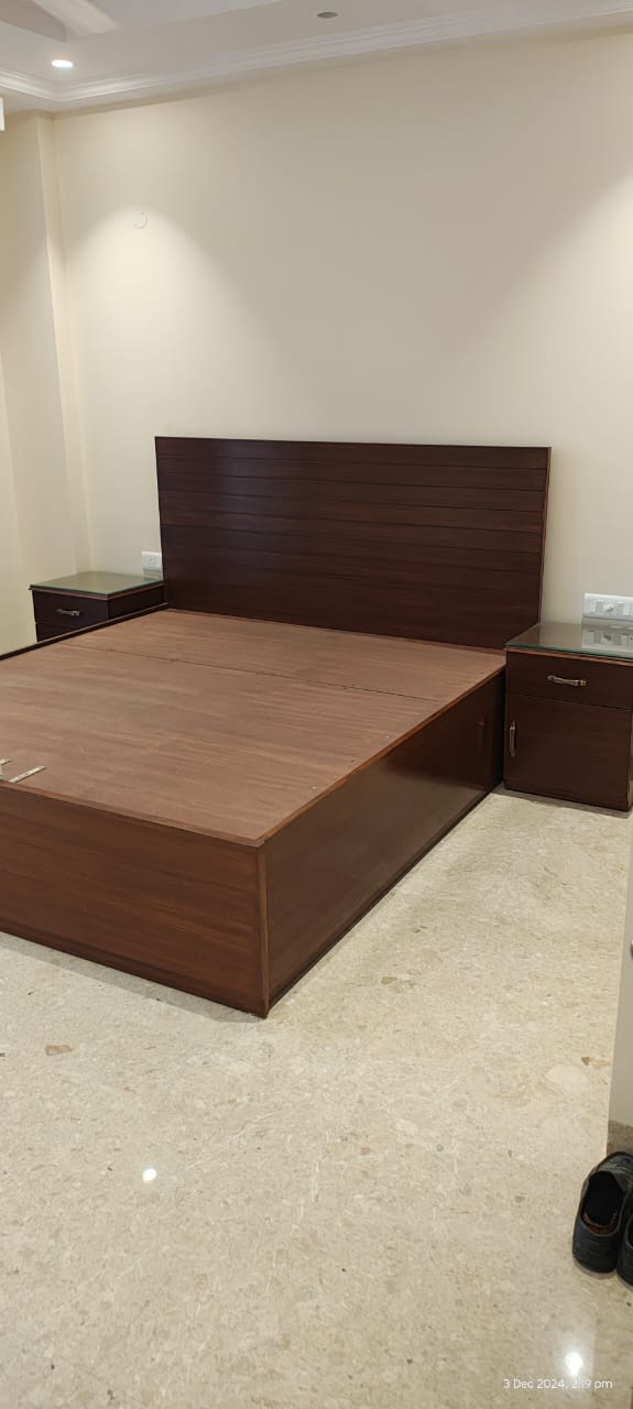 3 BHK + Servant Room Builder Floor For Sale in Chittaranjan Park