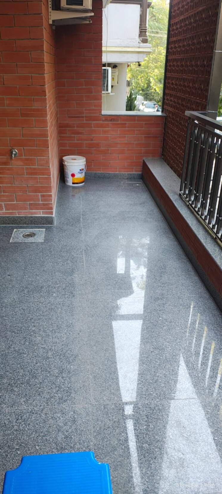 Balcony, chittaranjan park 3 Bedroom 160 Sq.Yd. Builder Floor In Chittaranjan Park Delhi 7916962