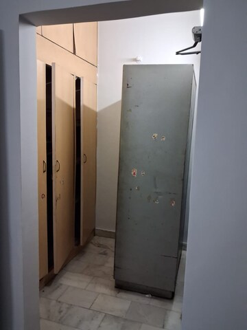 Building Lobby in 3 BHK Builder Floor at Sector 48 – for Rent
