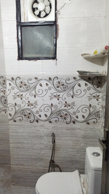 Bathroom in 3 BHK Apartment at Sai Kunj New Palam  vihar, New Palam Vihar Phase 3 – for Rent