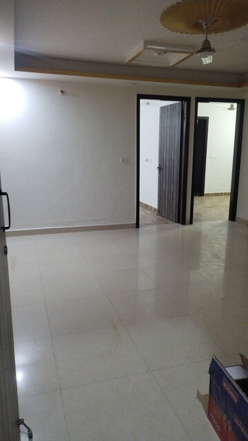 Master Bedroom in 3 BHK Apartment at Sai Kunj New Palam  vihar, New Palam Vihar Phase 3 – for Rent