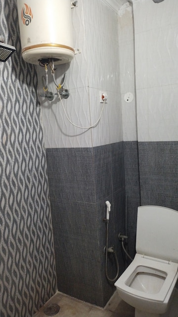 Bathroom in 3 BHK Apartment at Sai Kunj New Palam  vihar, New Palam Vihar Phase 3 – for Rent