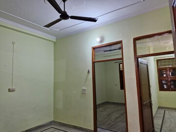 Room in 3 BHK Builder Floor at Ansal Palam Triangle, Palam Vihar Extension – for Rent