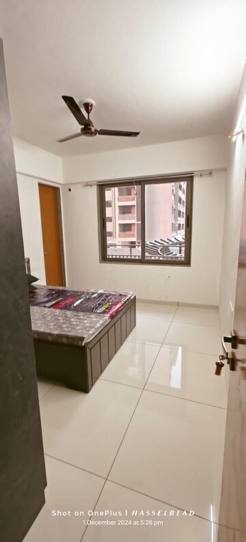 Bedroom in 3 BHK Apartment at Vaishnodevi Circle – for Rent
