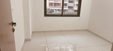Furnished Amenities in 3 BHK Apartment at Vaishnodevi Circle – for Rent