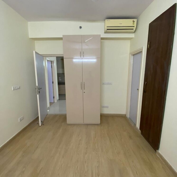 Room, emaar-mgf-the-palm-drive-studios 2 Bedroom 1200 Sq.Ft. Apartment In Sector 66 Gurgaon 7917016