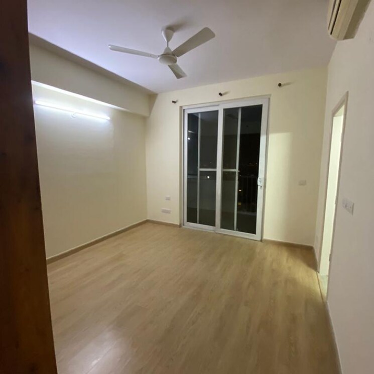 Room, emaar-mgf-the-palm-drive-studios 2 Bedroom 1200 Sq.Ft. Apartment In Sector 66 Gurgaon 7917016