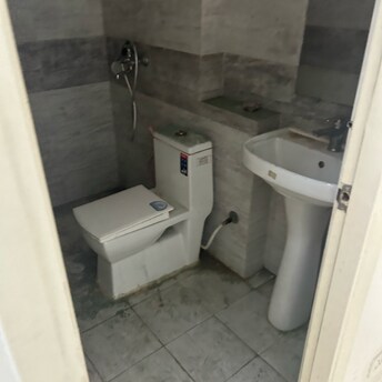 रेसिडेंशियल फ्लैट वर्ग फुट फॉर रेंट इन सिद्धार्थ विहार ग़ाज़ियाबाद  7917039