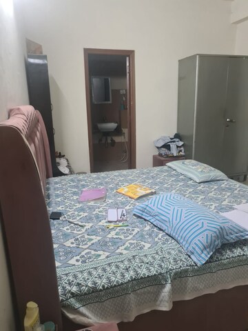 Master Bedroom in 3 BHK Apartment at Mahagun Mywoods, Sector 16c Greater Noida – for Rent