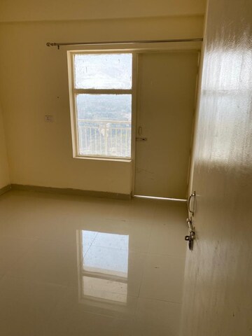 Room in 2.5 BHK Apartment at Terra Lavinium, Sector 75 – for Rent