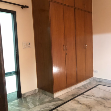 Room in 2.5 BHK Villa at Sector 21 – for Rent