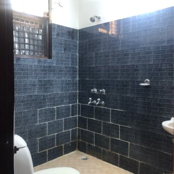 Bathroom in 2.5 BHK Villa at Sector 21 – for Rent