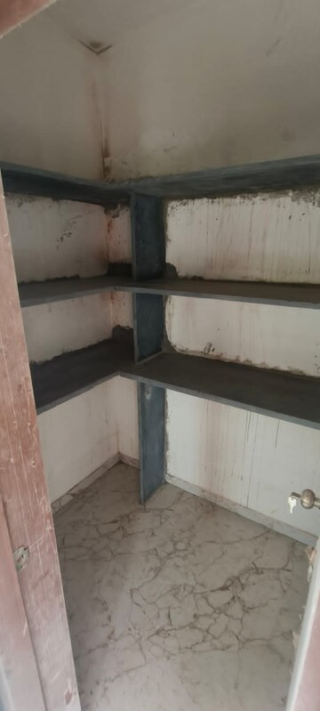 Room in 3 BHK Builder Floor at Hanuman Nagar – for Rent