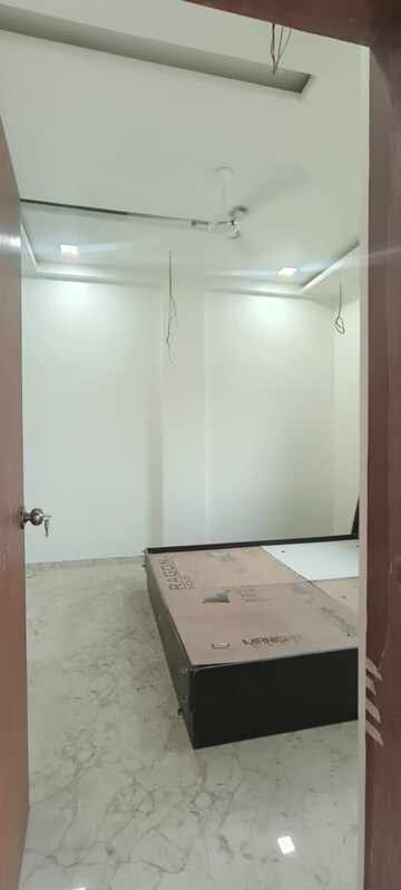 Room in 3 BHK Builder Floor at Hanuman Nagar – for Rent