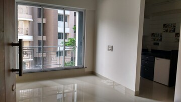 Room in 1 BHK Apartment at Cosmos Lounge, Manpada – for Rent