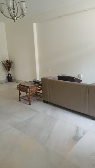 Bedroom in 6 BHK Independent House at South Extension ii – for Rent