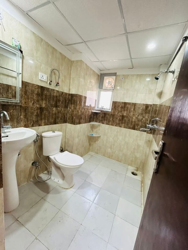 Bathroom, panchsheel-greens-ii 3 Bedroom 1485 Sq.Ft. Apartment In Sector 16 Greater Noida Greater Noida 7917364