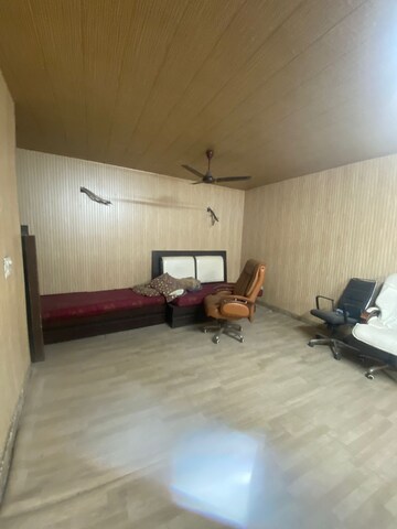 Master Bedroom in 3 BHK Builder Floor at Defence Colony – for Rent
