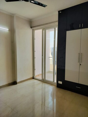 Room in 3 BHK Apartment at Amrapali Riverview, Amrapali Leisure Valley – for Sale