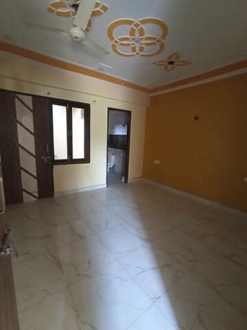 Room in 2 BHK Independent House at Sector 116 – for Rent