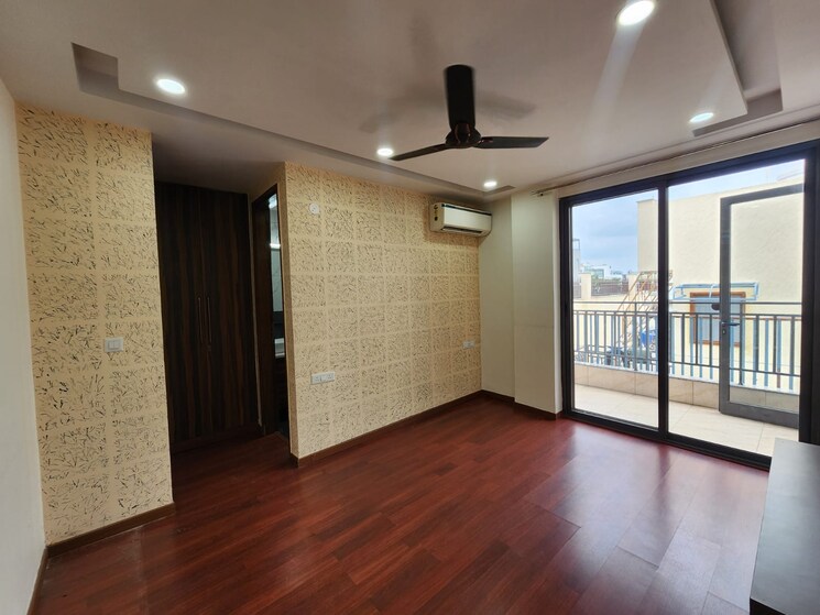 Room, pioneer-park-phase-1 3 Bedroom 1950 Sq.Ft. Apartment In Sector 61 Gurgaon 7917458