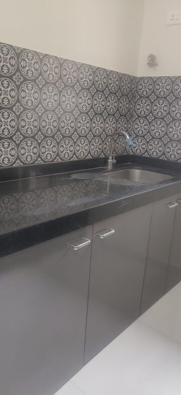 Furnished Amenities in 3 BHK Apartment at Hiranandani Estate – for Rent