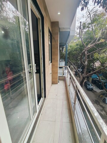 Balcony in 1 BHK Builder Floor at Ansal Sushant Lok I, Sector 43 – for Rent