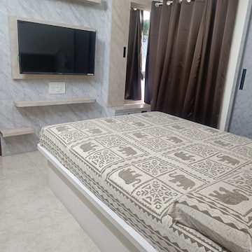 Bedroom in 2 BHK Apartment at Hiranandani Estate – for Rent