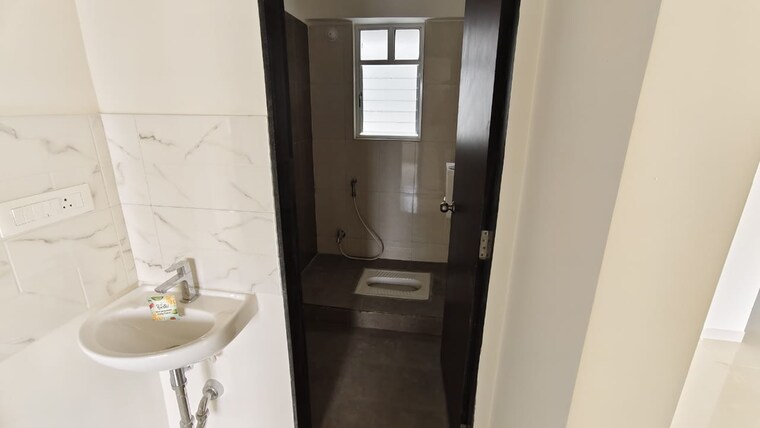 Bathroom, mantra-essence 3 Bedroom 1172 Sq.Ft. Apartment In Undri Pune 7917506