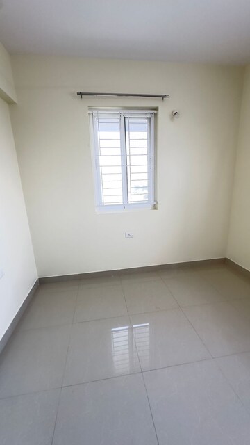 Room in 3 BHK Apartment at Poulomi Indus Crest, Tellapur – for Rent