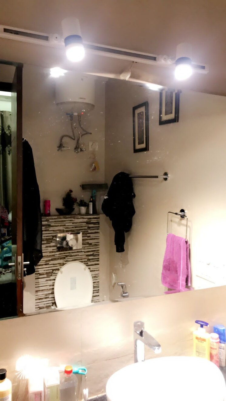 Master Bedroom, hong-kong-bazaar 3 Bedroom 204 Sq.Yd. Builder Floor In Sector 57 Gurgaon 7917573