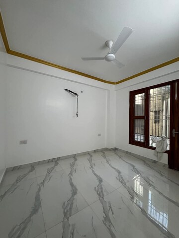 Room in 3 BHK Apartment at Freedom Fighters Enclave – for Rent