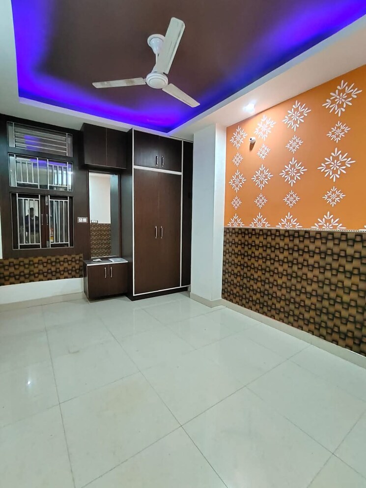 Bedroom, freedom fighters enclave 2 Bedroom 1000 Sq.Ft. Apartment In Freedom Fighters Enclave Delhi 7917594