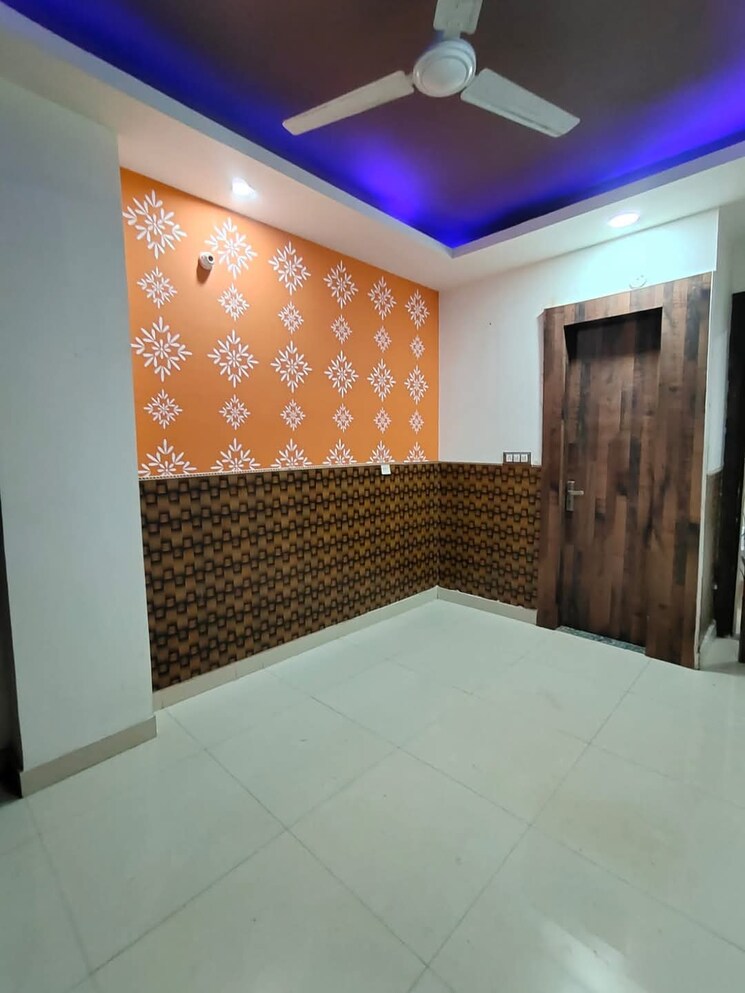 Bedroom, freedom fighters enclave 2 Bedroom 1000 Sq.Ft. Apartment In Freedom Fighters Enclave Delhi 7917594